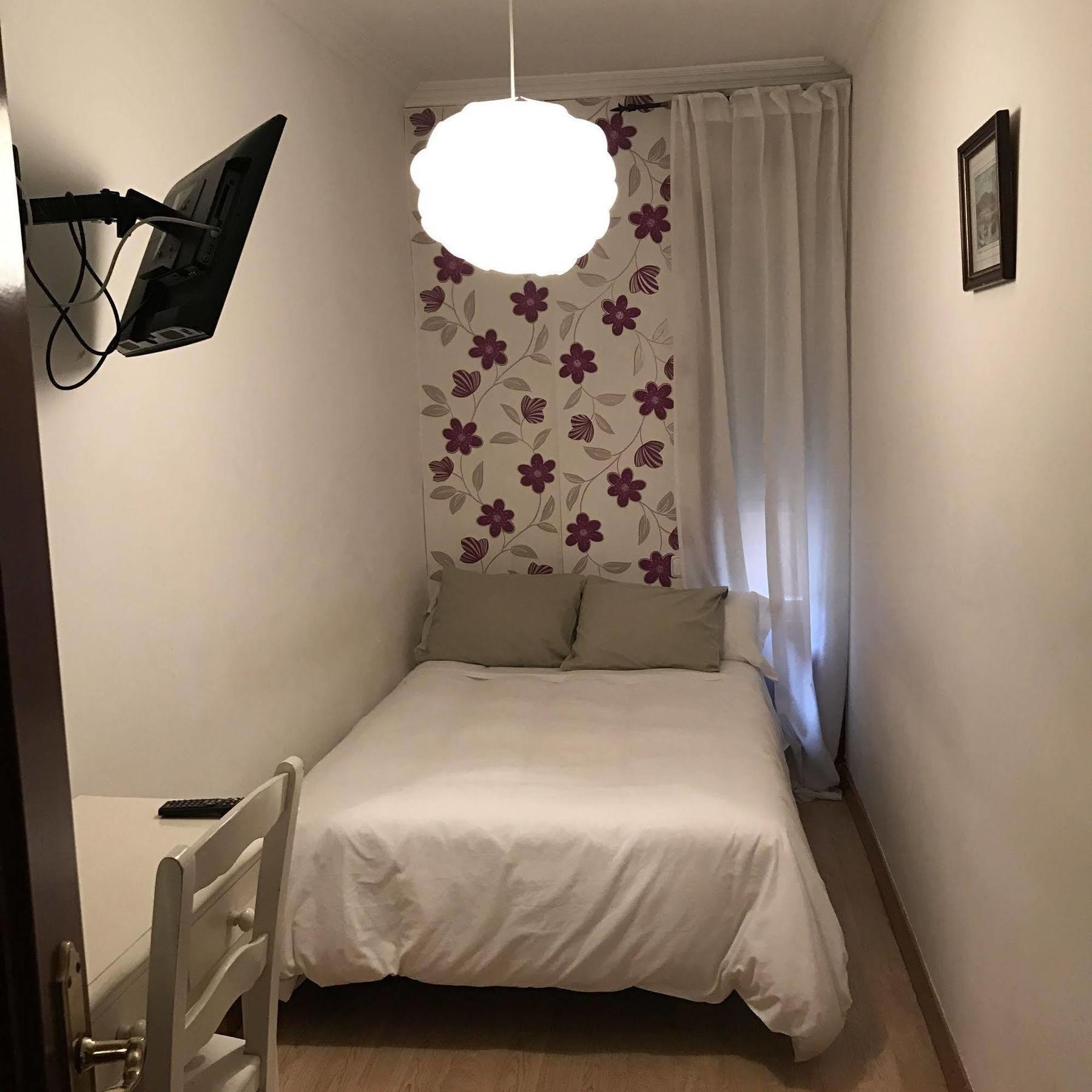 Hostal La Estrella Madrid Exteriör bild