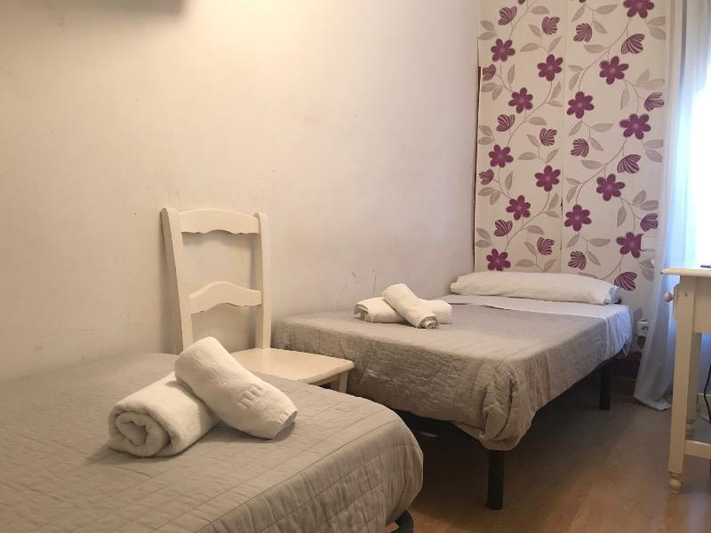 Hostal La Estrella Madrid Exteriör bild