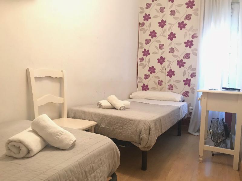 Hostal La Estrella Madrid Exteriör bild