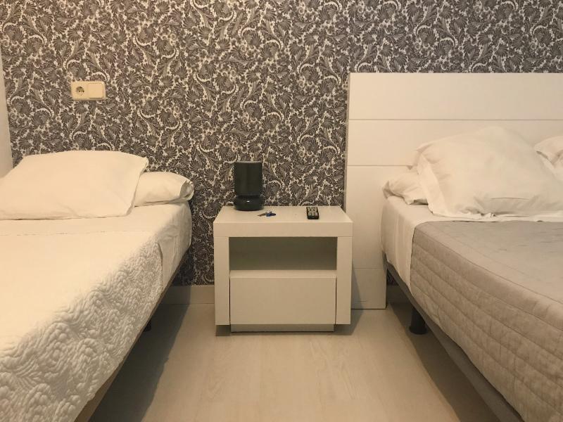 Hostal La Estrella Madrid Exteriör bild