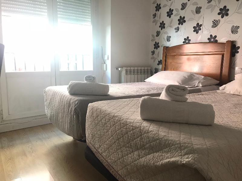 Hostal La Estrella Madrid Exteriör bild