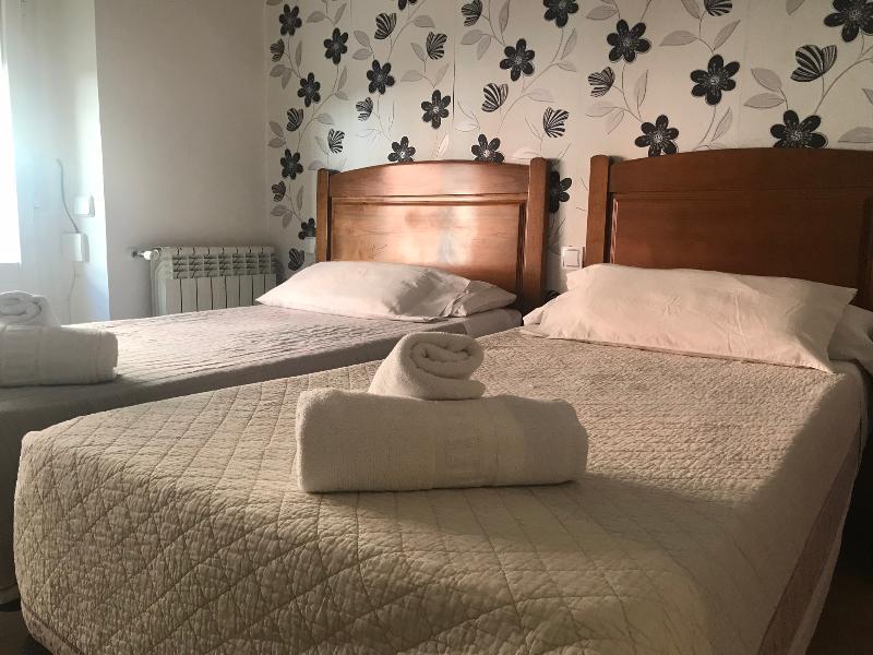 Hostal La Estrella Madrid Exteriör bild