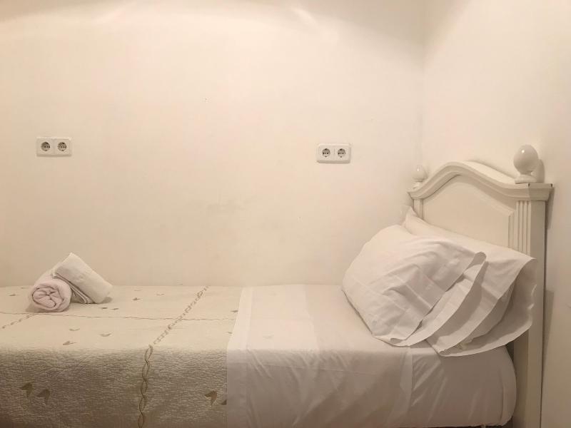 Hostal La Estrella Madrid Exteriör bild